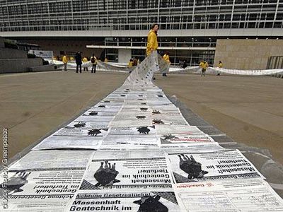 Greenpeace übergibt eine Million Unterschriften gegen genmanipulierte Nahrungsmittel. (c) Jock Fistick / Greenpeace
